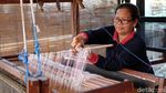 Tenun Songket Jembrana Berharga Puluhan Juta