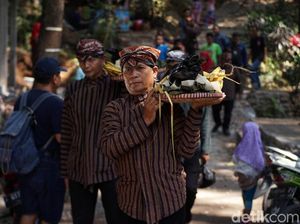 Antusias Warga Ikut Serta Ramaikan Pesta Gecok Kambing di Ungaran