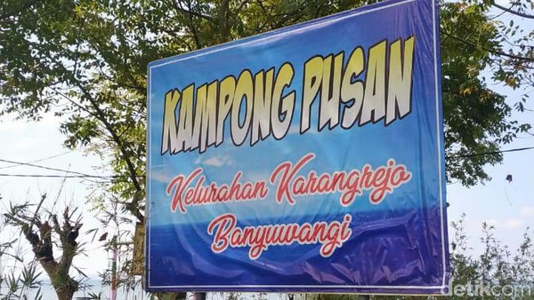 Pemerintah Kabupaten Banyuwangi sampai saat ini tidak pernah sekalipun mengeluarkan aturan untuk memisahkan pengunjung pria dan wanita di Pantai Pulau Santen (Ardian Fanani/detikcom)  