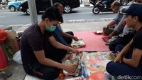 Nasib Pencari Suaka di Kebon Sirih, Makan Siang dari Belas Kasih Warga