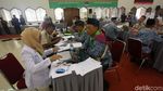 Calon Jamaah Haji Mulai Masuki Asrama Haji Pondok Gede
