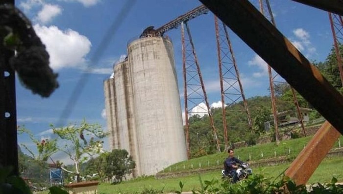 Silo bekas tempat penyimpanan batubara di Kota Sawahlunto, Sumbar yang masih merupakan aset PT Bukit Asam unit pertambangan Ombilin, menjadi salah satu bukti kejayaan tambang batubara Sawahlunto pada masa lalu