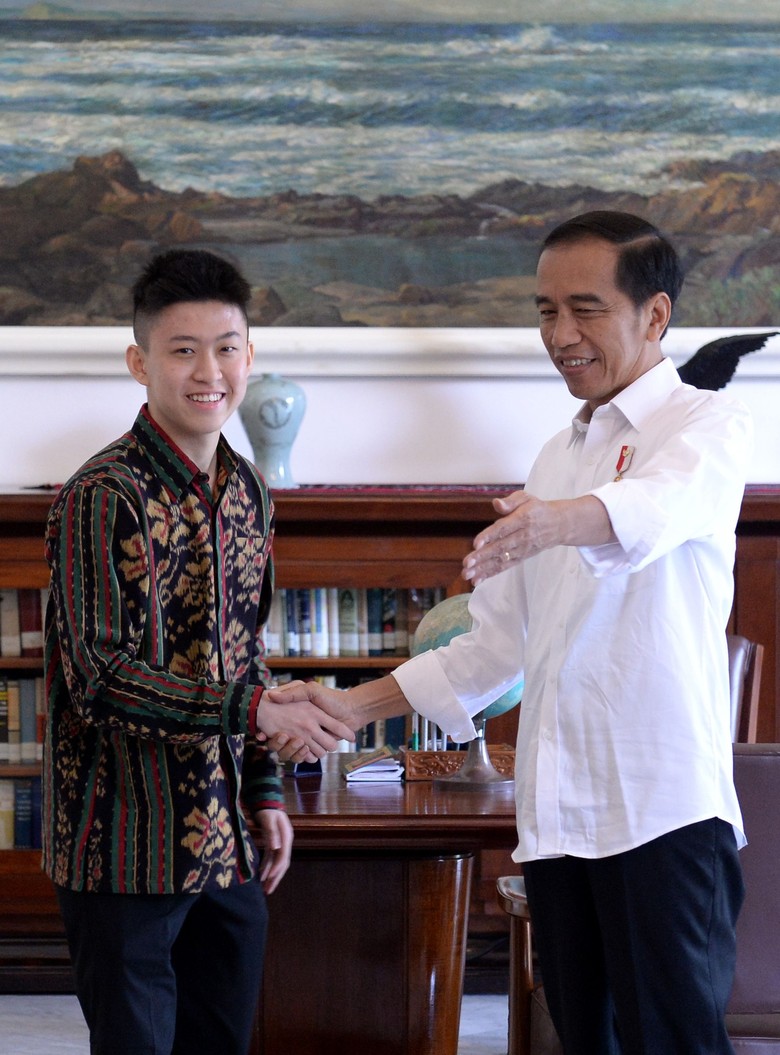 Ngabalin Ungkit Dino Patti Djalal yang Pernah Undang Rich Brian Ngabalin Ungkit Dino Patti Djalal yang Pernah Undang Rich Brian