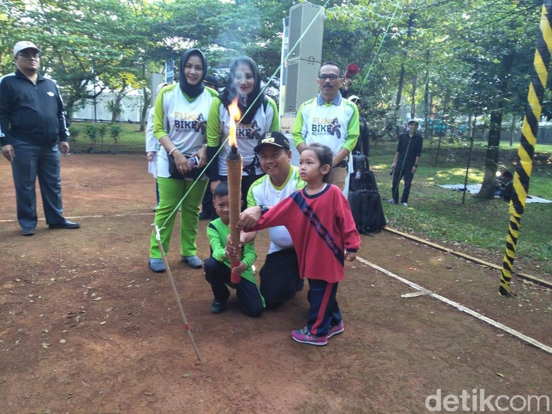 Wagub Jabar Dorong Jokowi Tetapkan Hari Anak Yatim Nasional Wagub Jabar Dorong Jokowi Tetapkan Hari Anak Yatim Nasional