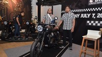 Sebagai informasi, Bonneville T120 Ace didesain mengikuti Thruxton Ace 2015, yang digemari dengan strip-back dan dominasi warna hitam seperti gaya cafe racer generasi pertama.  Foto: Dok. Triumph