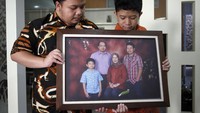 Kini Sutopo telah tiada. Dia meninggal dini hari tadi pada pukul 02.00 waktu setempat di sebuah rumah sakit di Guangzhou, China. Sutopo meninggal dalam perjuangannya melawan kanker paru-paru. ANTARA FOTO/Yulius Satria Wijaya.