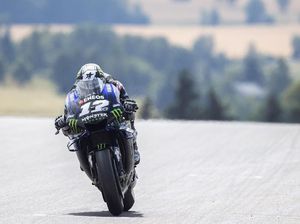 Maverick Vinales Susah Payah Rebut Posisi Dua