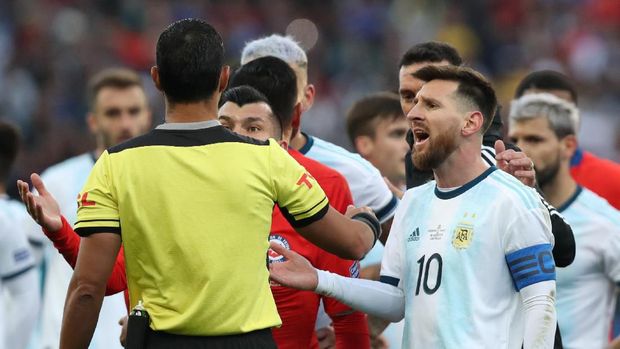 Buntut Kartu Merah di Copa America: Messi Tolak Ambil Medali
