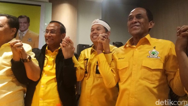 Toto Dicopot dari Ketua Golkar Cirebon karena Penyelewengan Dana Toto Dicopot dari Ketua Golkar Cirebon karena Penyelewengan Dana