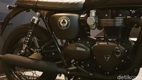 Edisi terbatas ini dibuat khusus untuk merayakan Ace Cafe yang legendaris, yakni tempat di mana pemilik motor di Inggris berkumpul. Foto: Luthfi Anshori