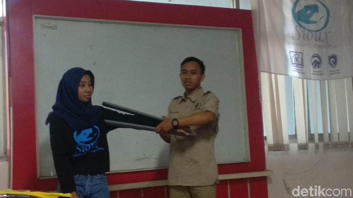 Begini Penanggulangan Awal Korban Gigitan dan Belitan Ular