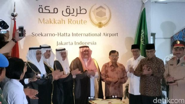 Lepas Jemaah Embarkasi Jakarta, JK Puji Program Fast Track Haji