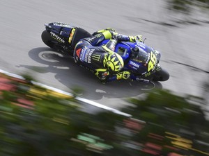 Rossi Diisukan Pensiun, Pernat: Menggelikan, Dia Masih Simbol Yamaha