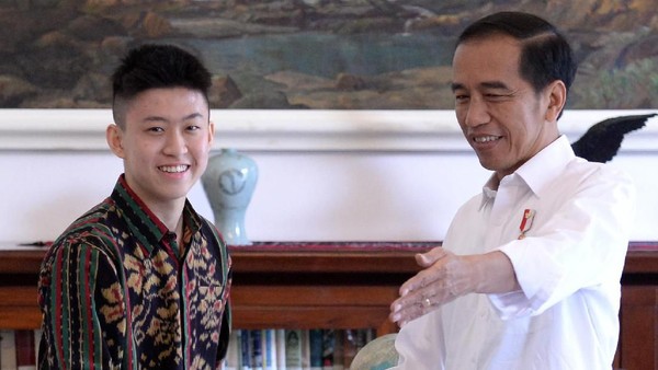 Salaman dengan Jokowi, Rich Brian Malu-malu