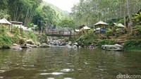 Nama Kedung Minten diambil dari nama sesepuh desa bernama Raminten yang konon berasal dari Mataram. Wanita tersebut biasanya mandi di sungai itu hingga akhirnya tutup usia dan dimakamkan di wilayah tersebut (Adhar/detikcom)