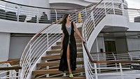 Kabar penangkapan ini membuat kaget banyak orang. Sahabat Nia Ramadhani, Jessica Iskandar dan juga Marshanda langsung memberikan dukungan kepada sahabatnya itu. dok. Instagram