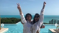 Olivia Munn merayakan ulang tahunnya ke-39 bersama rekan-rekannya di Turk and Caicos, Bahamas. Dok. Instagram/oliviamunn