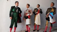 Selain itu, Festival San Fermin semakin meriah dengan penampilan para matador yang akan unjuk kebolehan menantang banteng. Susana Vera/Reuters.