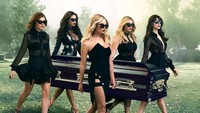 Shay Mitchell sendiri mulai dikenal setelah tampil dalam serial Pretty Little Liars yang tayang sejak tahun 2010 lalu. Dok. ABC