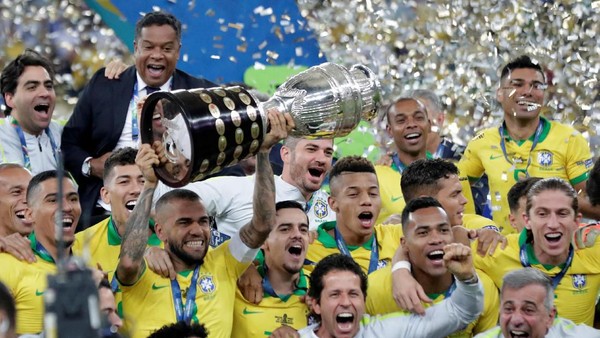 Pesta Juara Samba di Maracana