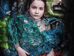 Potret Manusia dan Sampah Laut