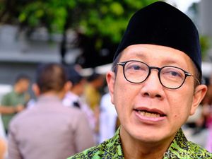 Menag Investigasi Foto Siswa MAN Kibarkan Bendera Bertuliskan Tauhid