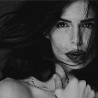 Negzzia juga mengaku beberapa kali diminta untuk menghabiskan malam dengan pria yang mau membantunya mendapatkan pekerjaan. Menolak melakukannya, pria tersebut membatalkan pertolongannya yang membuat Negzzia harus menggelandang karena tak punya pekerjaan dan tempat tinggal. (Foto: Instagram/@negzzia)