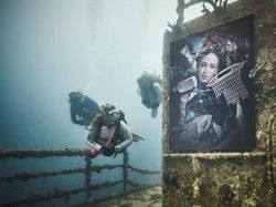 Potret Manusia dan Sampah Laut