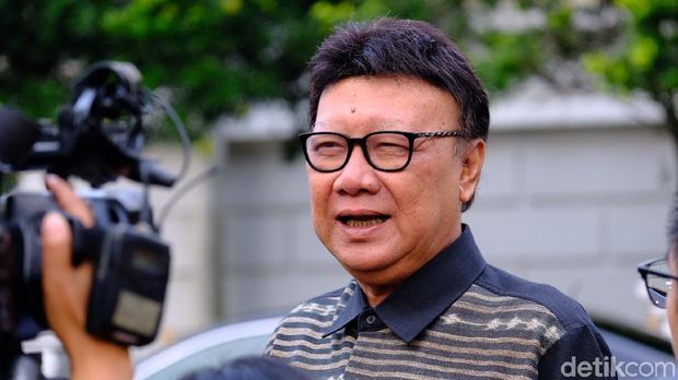 Menteri Dalam Negeri (Mendagri) Tjahjo Kumolo / 