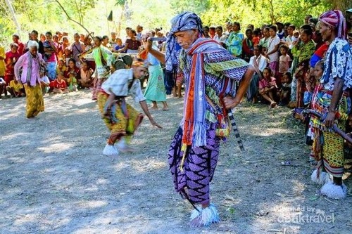 Tarian Maekat di NTT