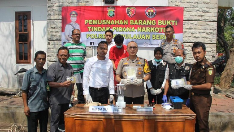 Musnahkan Barang Bukti, Polres Kep Seribu Blender 1,8 Kg Sabu
