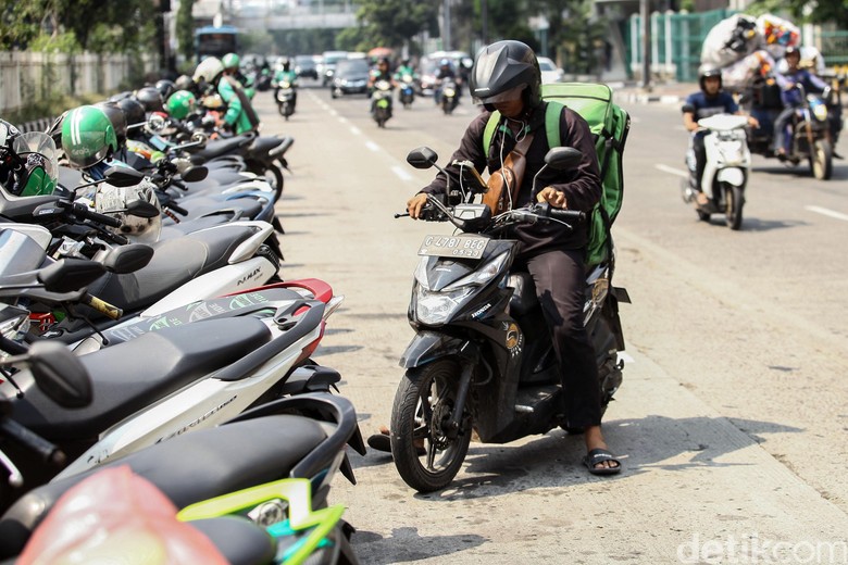 Komunitas Ojol Tolak Ide Ganjil Genap untuk Sepeda Motor Komunitas Ojol Tolak Ide Ganjil Genap untuk Sepeda Motor