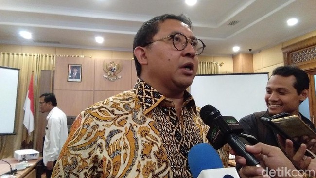 THR dan Gaji ke-13 Lebih Nendang Buat PNS Ketimbang Naik Gaji