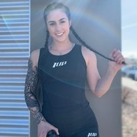 Sebagai seorang paramedis pemadam kebakaran, terutama menjadi wanita kecil dalam karir yang sebagian besar didominasi pria, saya tahu saya harus membuat perubahan. Banyak orang tidak percaya bahwa aku sebenarnya seorang pemadam kebakaran, imbuhnya. Foto: Instagram