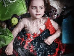 Potret Manusia dan Sampah Laut