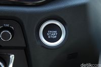 Review DFSK Glory 560, Pesaing Toyota Rush 