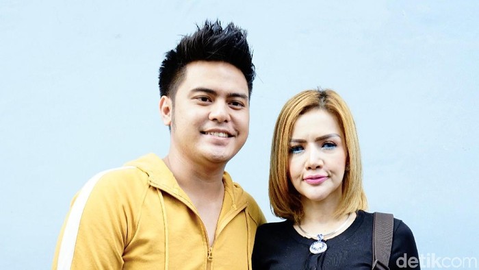 5 Artis Nikah Siri Berujung Cerai