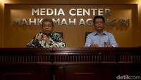 Mahkamah Agung menolak jika putusan PK Baiq Nuril dianggap Ombudsman RI berpotensi maladministrasi.