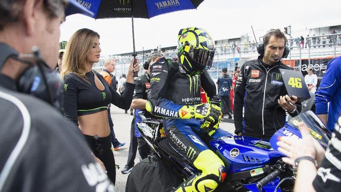 Valentino Rossi akhirnya bisa finis di MotoGP Jerman, tapi penderitaannya belumlah berakhir (Mirco Lazzari gp/Getty Images) Valentino Rossi akhirnya bisa finis di MotoGP Jerman, tapi penderitaannya belumlah berakhir (Mirco Lazzari gp/Getty Images)