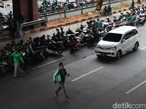 Ojol Berhenti di Bahu Jalan, Ini Jawaban Gojek