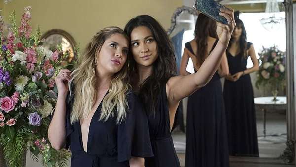 Kehamilannya Jadi Heboh, Siapa Shay Mitchell? Kehamilannya Jadi Heboh, Siapa Shay Mitchell?