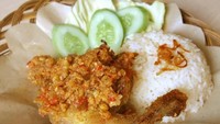 Tempe dan tahu penyet di warung Penyetz Pak Wewe bisa jadi pilihan makanan enak murah meriah. Lokasinya ada di Jelambar, Jakarta Barat.  Foto: istimewa