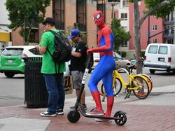 Belum Lihat Film Baru Spider-Man? Cek Dulu Ragam Cosplay-nya