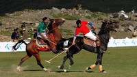 Polo tersebar ke seluruh Jazirah Arab. Pada era Dinasti Abasiyah (750-1258) salah satu cabang olahraga polo ini menjadi olahraga favorit bagi keluarga kesultanan. Gettyimages.