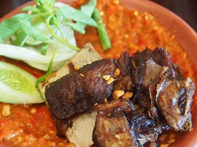 20 Sajian Geprek Enak Ada di Sini