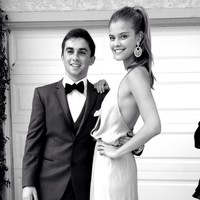 Model Victorias Secret Nina Agdal membuat pesta prom yang tak akan terlupakan bagi salah satu remaja SMA ini. Ia bersedia jadi teman kencannya di pesta malam perpisahan, setelah sebelumnya remaja pria tersebut ditolak Kate Upton. Aku sangat berterimakasih  manajemennya menghubungiku, sebuah pengalaman sekali seumur hidup, ujarnya, seperti dikutip dari Brightside. (Foto: Instagram)