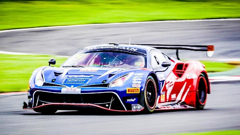 Pebalap T2 Motorsports David Tjiptobiantoro dan Rio Haryanto Foto: Dok. T2 Motorsports Pebalap T2 Motorsports David Tjiptobiantoro dan Rio Haryanto Foto: Dok. T2 Motorsports