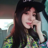 Yang Mi disebut-sebut sebagai aktris yang jadi favorit sutradara di China. Hal itu pun terbukti dari puluhan judul film dan serial televisi yang dibintanginya. Bahkan pernah dalam setahun dia muncul di 11 serial drama televisi. Foto: Instagram @yangmi_