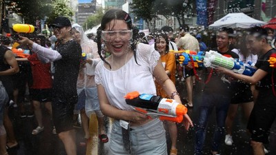 Antusias Warga Korsel Perang Pistol Air Sambut Musim Panas