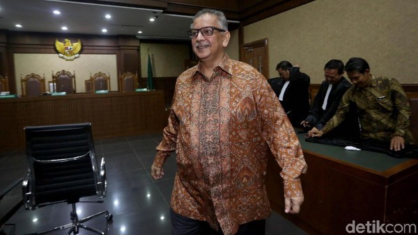 Ekspresi Sofyan Basir Saat Eksepsinya Ditolak Hakim